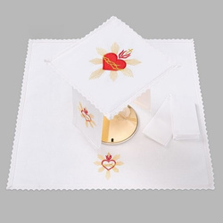 Bielizna kielichowa ołtarzowa wykończona koronką Serce Jezusa