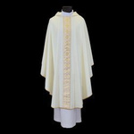 Ornat ecru ze złotym pasem