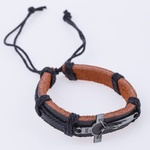 Bransoletka skórzana - krzyż św Benedykta