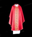 Ornat czerwony haftowany z kamieniami