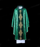 Ornat zielony haftowany z kamieniami na aksamitnym pasie