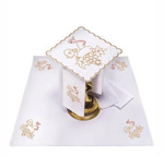 Bielizna kielichowa haftowana Baranek