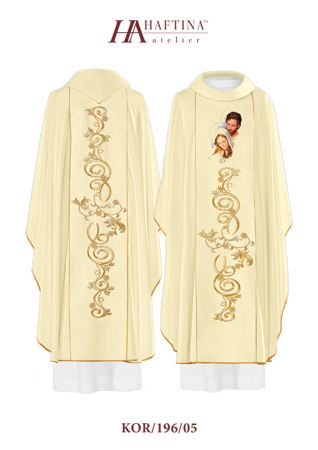  Ecru ornat haftowany z wizerunkiem Świętej Rodziny 