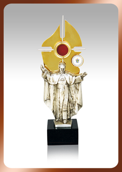 Relikwiarz z figurą papieża świętego Jana Pawła II i srebrną monetą